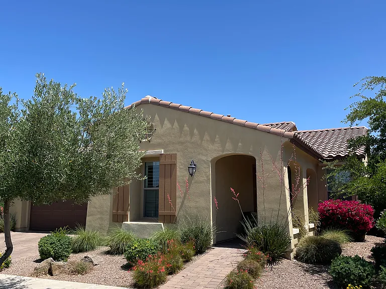 5319 S Chatsworth — Photo 2