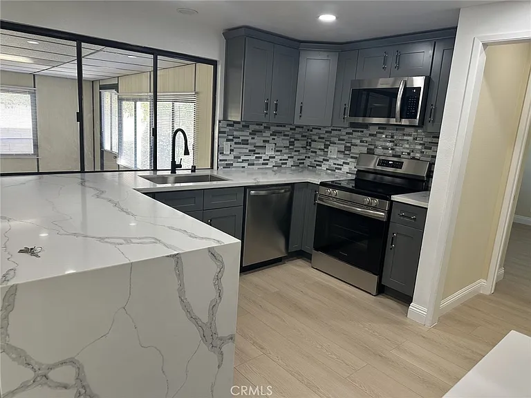9792 Spruce Ct — Photo 2