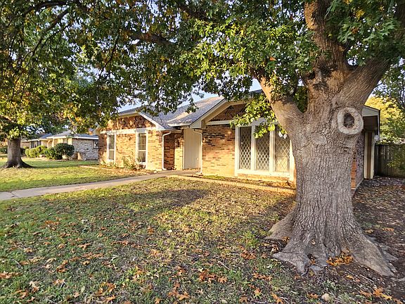 2nd image of 1605 Century Oaks Dr