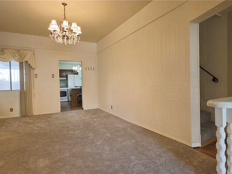 425 Pearl St — Photo 12