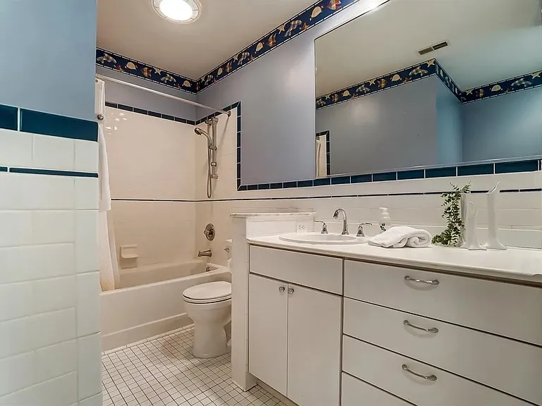 332 Milton St #2 — Photo 20