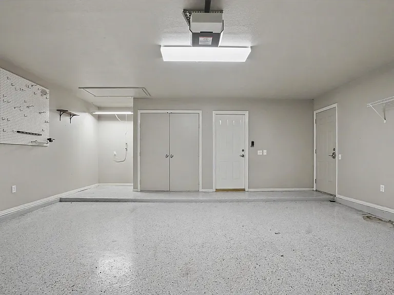 412 N Forest Ridge Blvd — Photo 31
