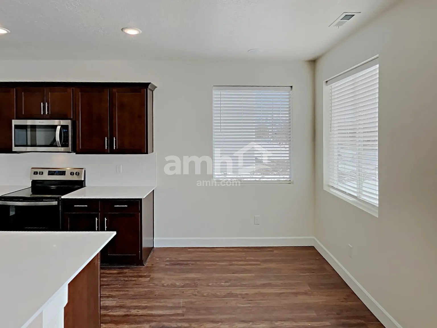 4 bed, 2.5 bath, 2256 sqft, $2,770 — Photo 4