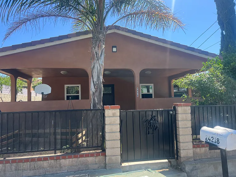24216 Race St — Photo 5