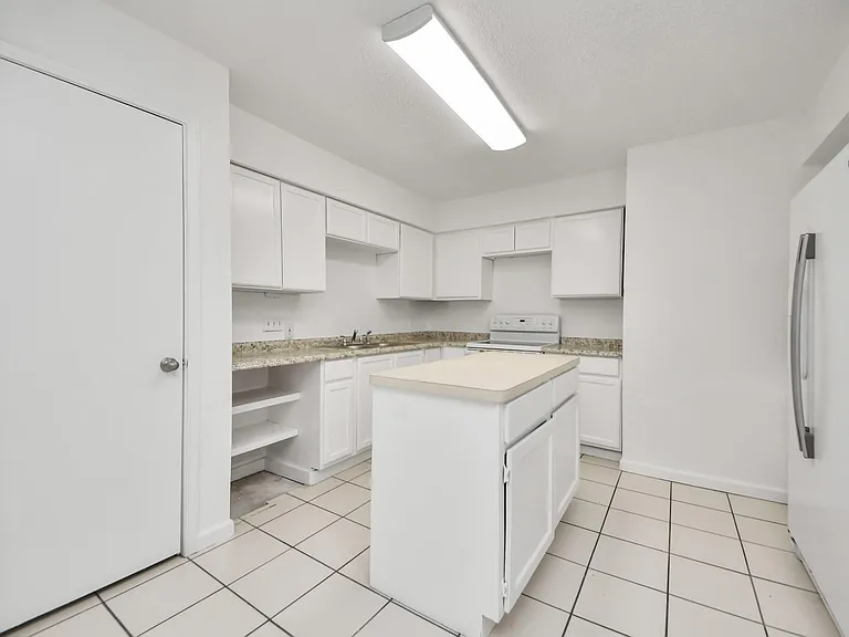 15534 Weldon Dr — Photo 9