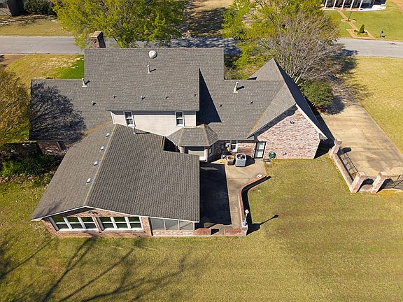 2nd image of 502 Frederick Dr