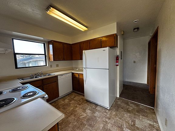 4th image of 225 Hillsdale St #Bd4717480