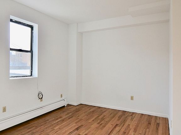 2nd image of 8 Claver Pl #2