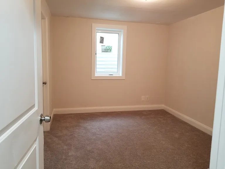 2058 Sumac St — Photo 33