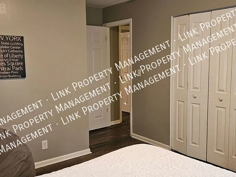2433 Meade Cir — Photo 5