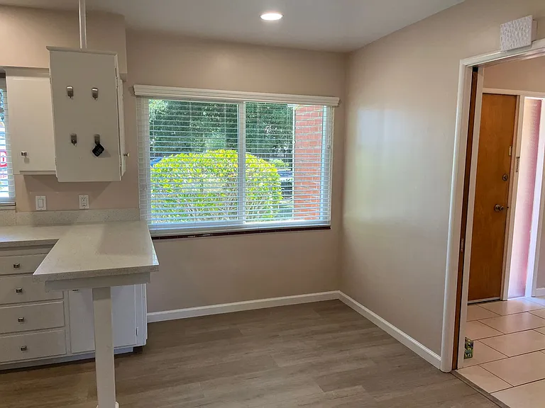 16841 Leroy Ave — Photo 11