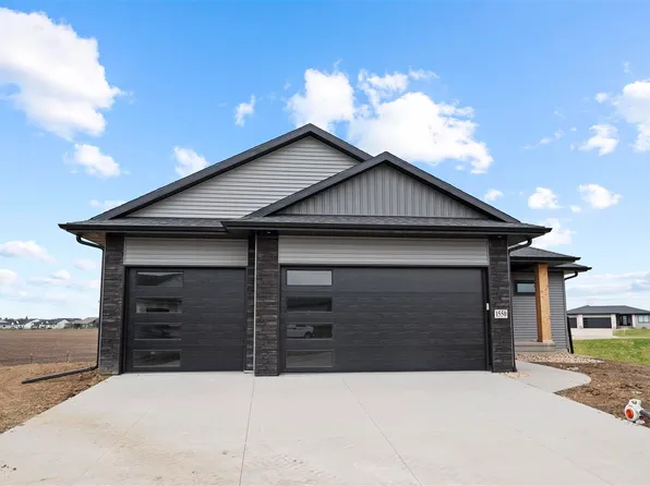 1550 Parker Ct, North Liberty, IA 52317