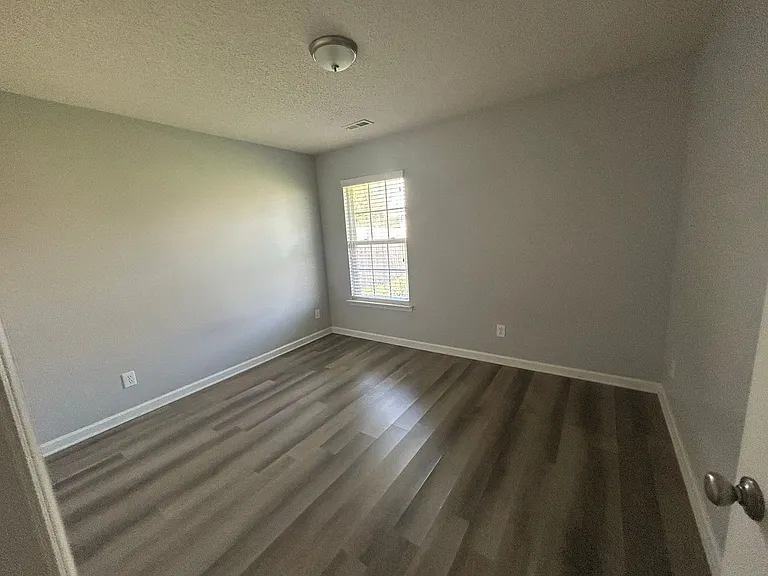 114 Amsterdam Pl — Photo 16