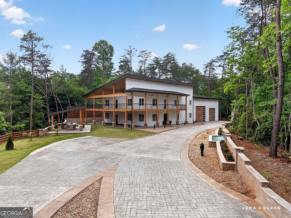 1st image of 300 Mountain Ridge Dr