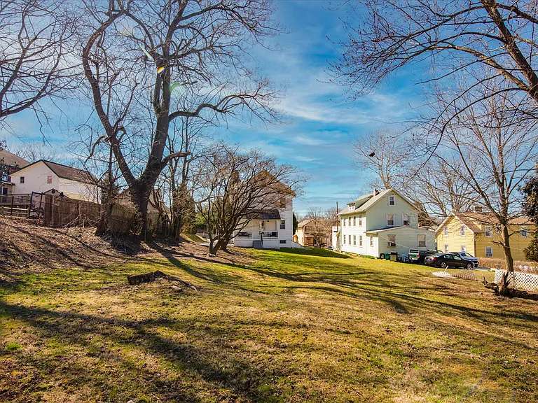 933 Henry Ave — Photo 48