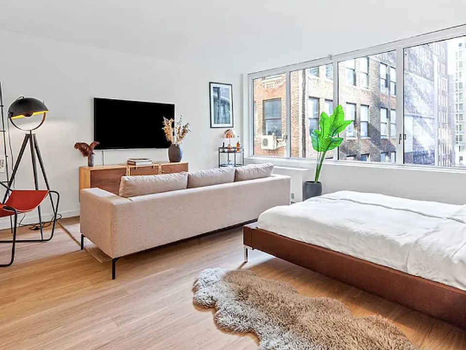 1st image of 70 W 37th St APT 1107