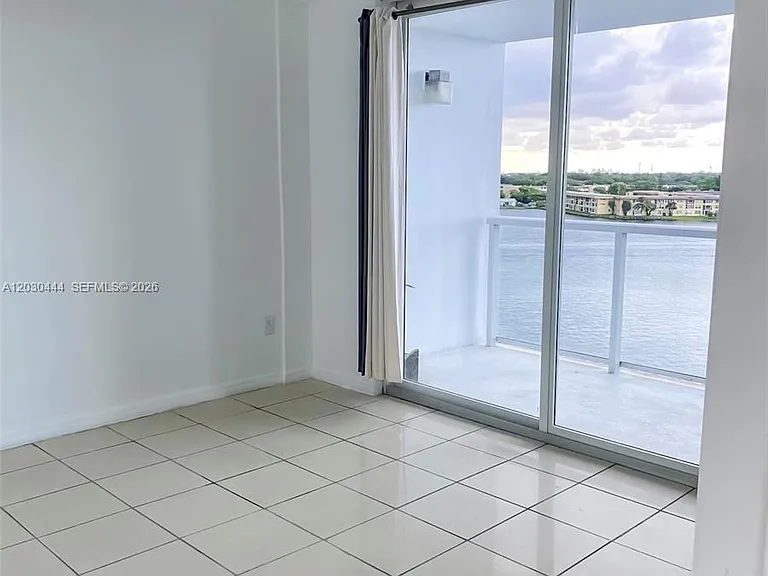 1301 NE Miami Gardens Dr #702W — Photo 3