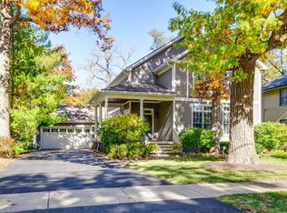 216 E Sheridan Pl, Lake Bluff, IL