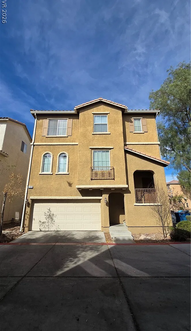 4 bed, 3.5 bath, 1686 sqft, $1,945 — Photo 1