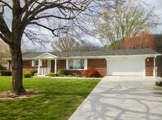 827 Maple Dr, Spencer, IN 47460