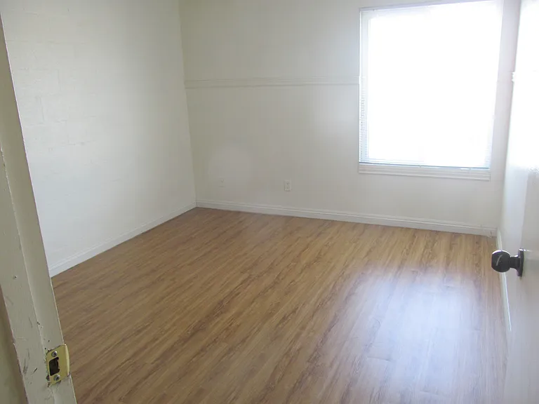 3518 Villa Knolls North Dr — Photo 25