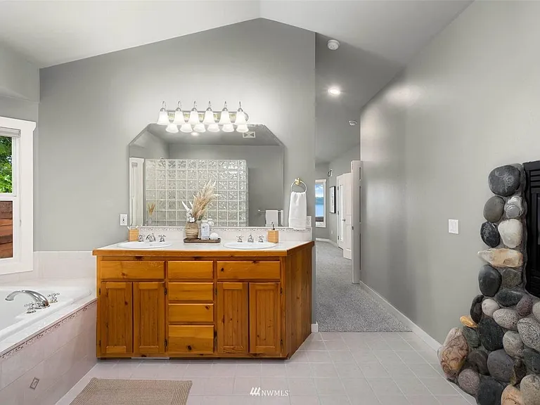 2537 Bretland Rd SE — Photo 20