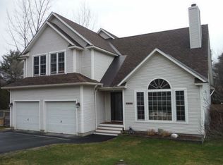 17 Meadow Crest Ln, Waterbury, VT 05676