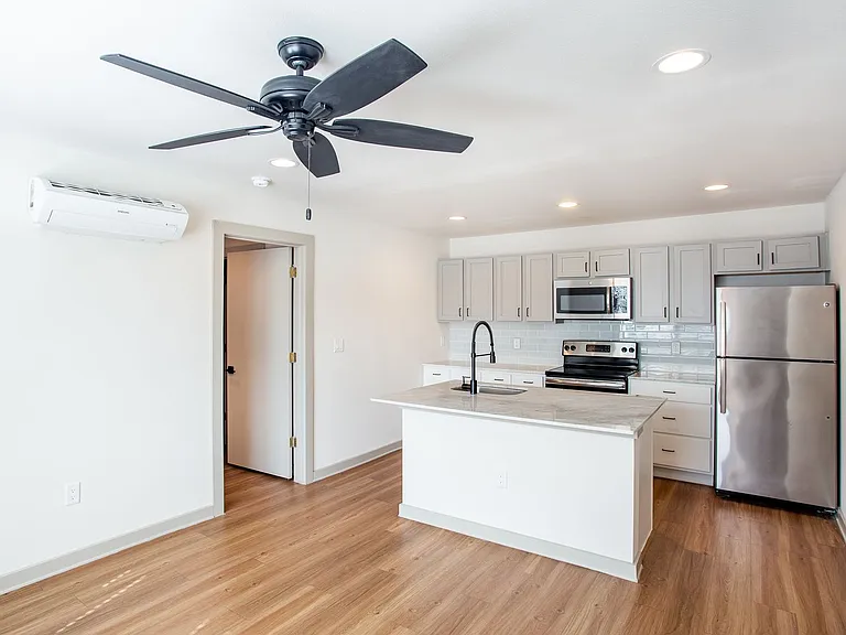 5609 Ross Ave — Photo 1