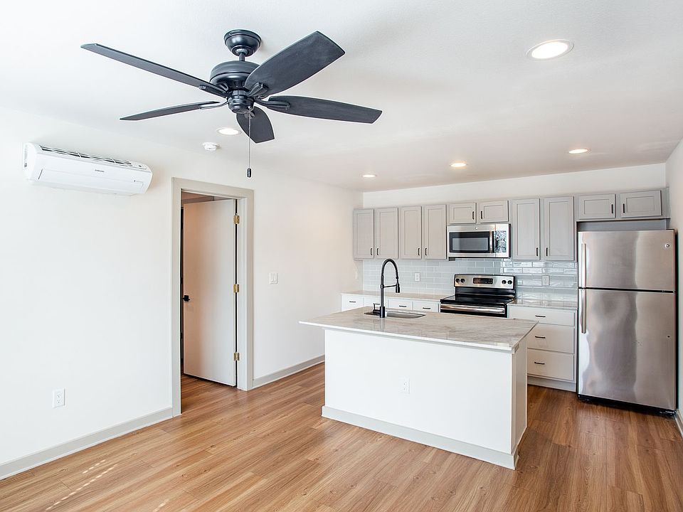 1st image of 5615 Ross Ave APT B