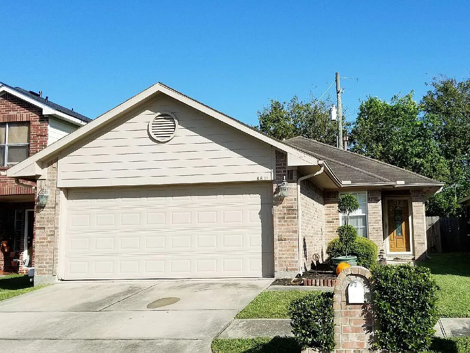 8811 Tierra Park