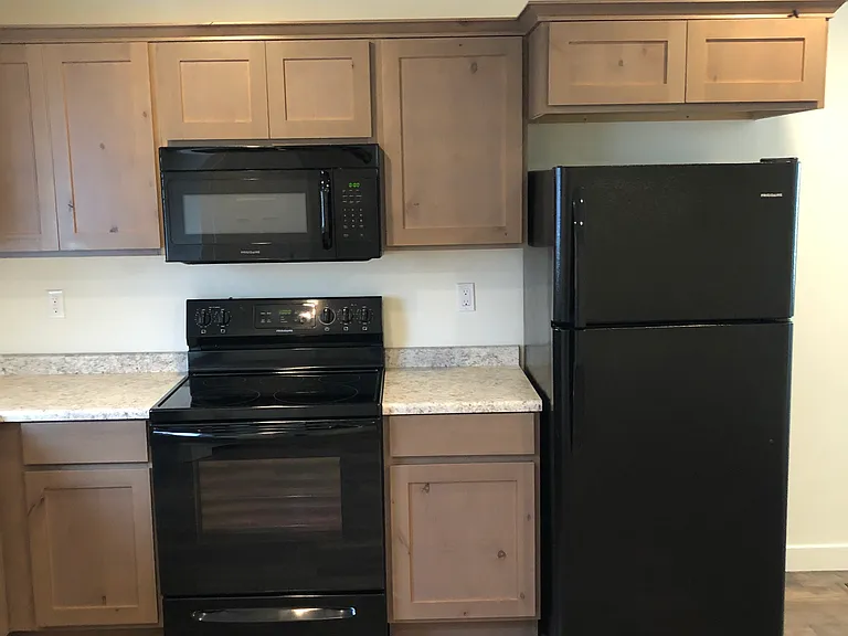 81 E 700 N — Photo 10