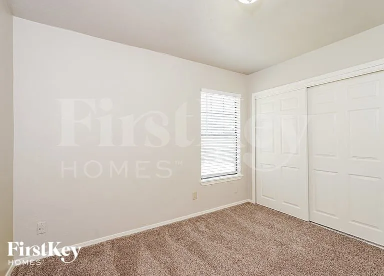 2404 Busch Dr — Photo 12