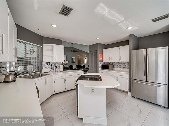 4th image of 6022 NW 48th Ct