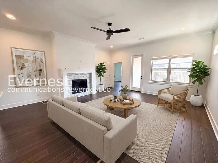 3 bed, 2.0 bath, 1900 sqft, $2,600 — Photo 3