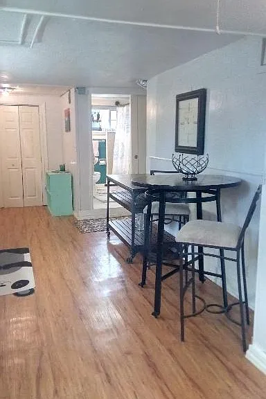 Large washer and dryer behind bifolds at the end of kitchen
OPEN FLOOR PLAN!