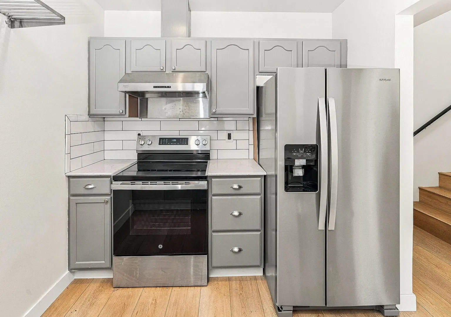 Beautiful 3-Bedroom Townhome in Prime North Lynnwood Location — Photo 3