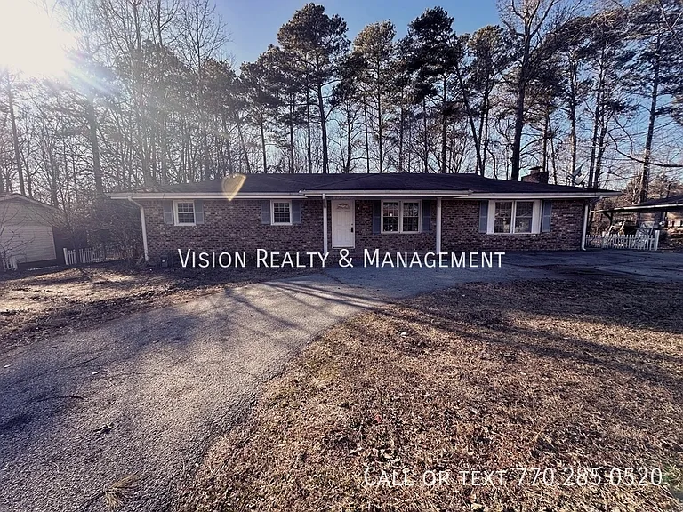 95 Castlegate Cir — Photo 1