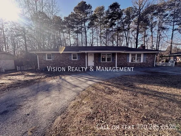 95 Castlegate Cir, Carrollton, GA 30116