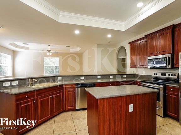 5th image of 1005 Henry Ave