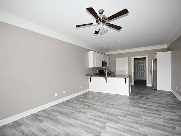 4th image of 9 Biscayne Blvd