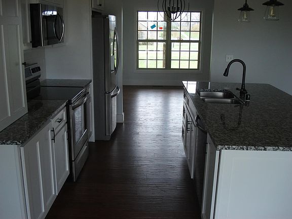 3rd image of 433 Bedford Way