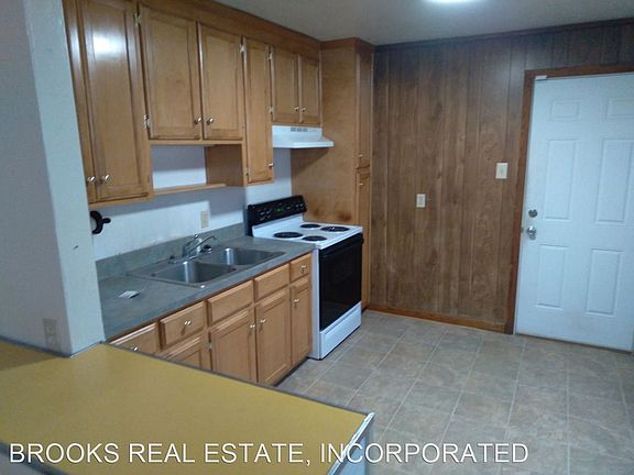4th image of 6009 Potomac Ave