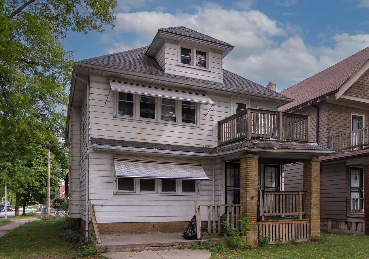 2974 North 45th STREET photo 1