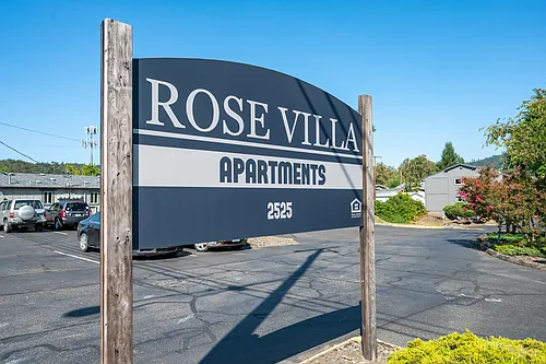 Rose Villa Apartments Photo 1