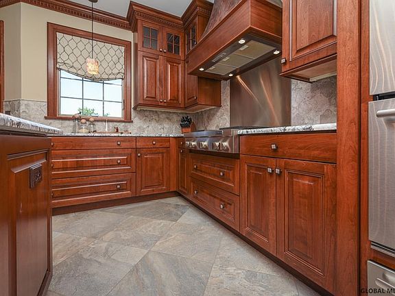 5th image of 631 Quackenbush Rd