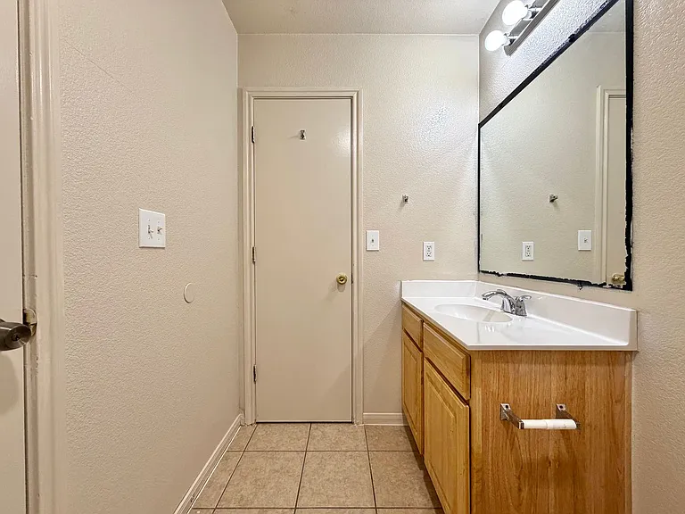 7002 Bennett Ave — Photo 13