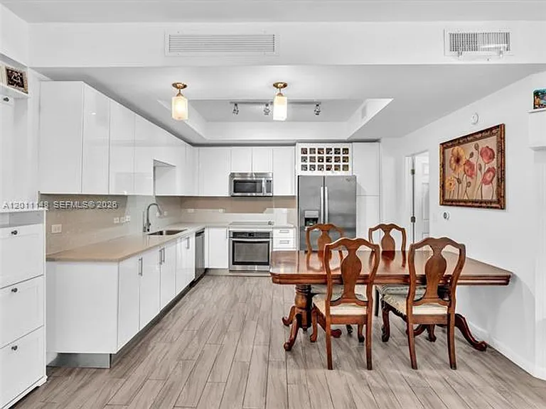 999 SW 1st Ave #CU-1201 — Photo 3