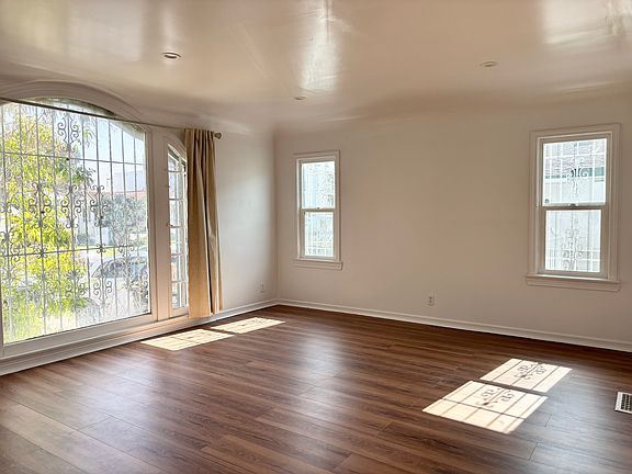 3rd image of 819 N Detroit St #819
