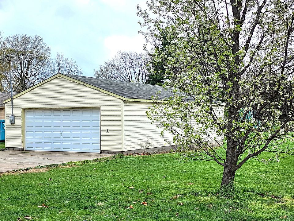 2nd image of 4012 Cossell Rd