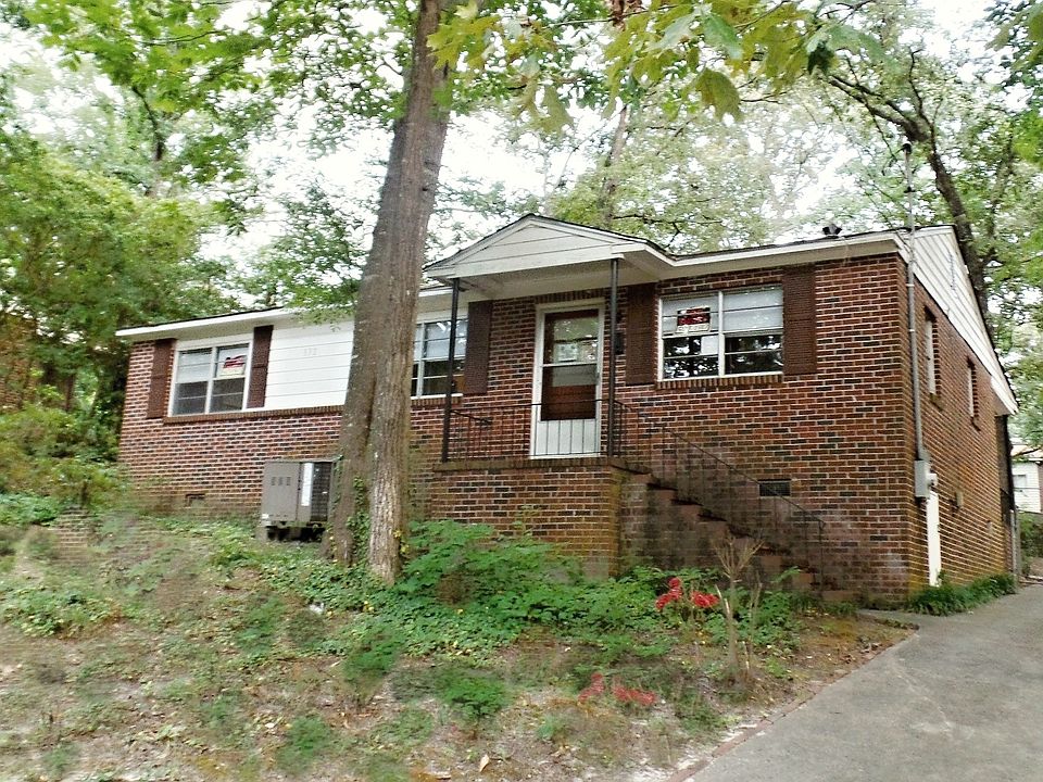 332 Johns Rd View from street